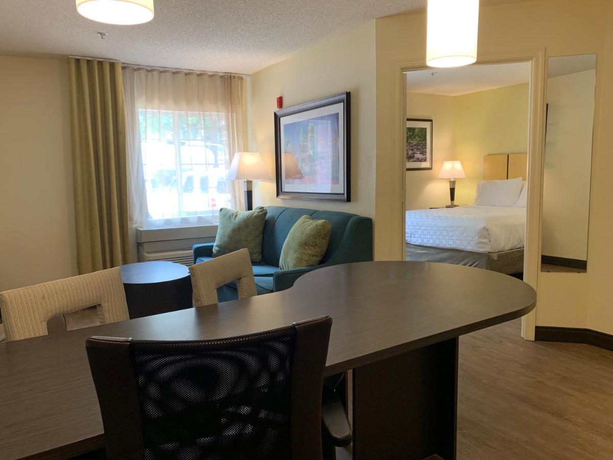 Candlewood Suites Raleigh Crabtree By Ihg Εξωτερικό φωτογραφία